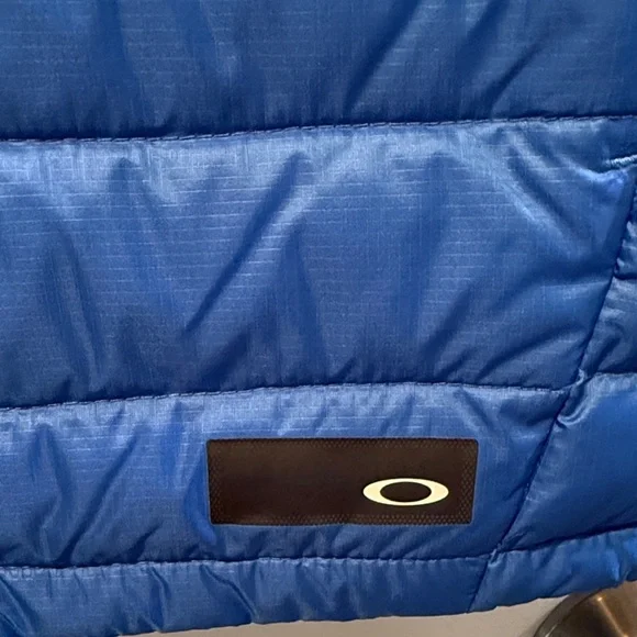 Oakley Men's Lightweight Down Puffer Vest Size L - Picture 4 of 8
